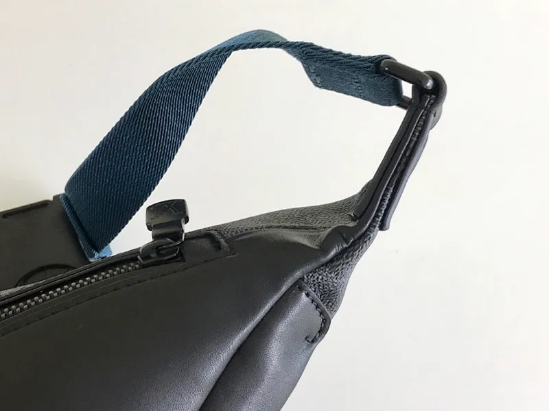 All categories 💚 Top version men’s bags 💚 LV 2023 new LV chest bag