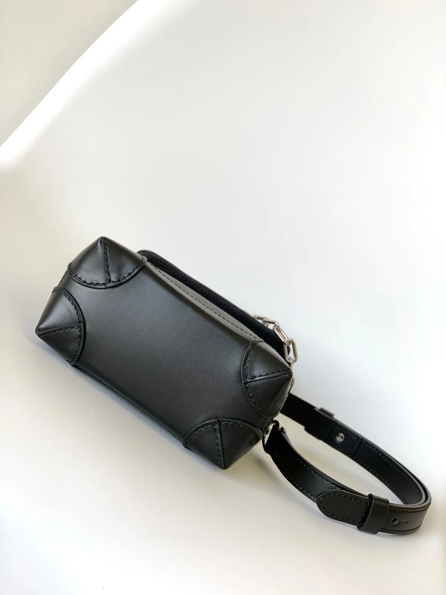 All categories 💚 Top version men’s bags 💚 LV 2023 new LV crossbody bag