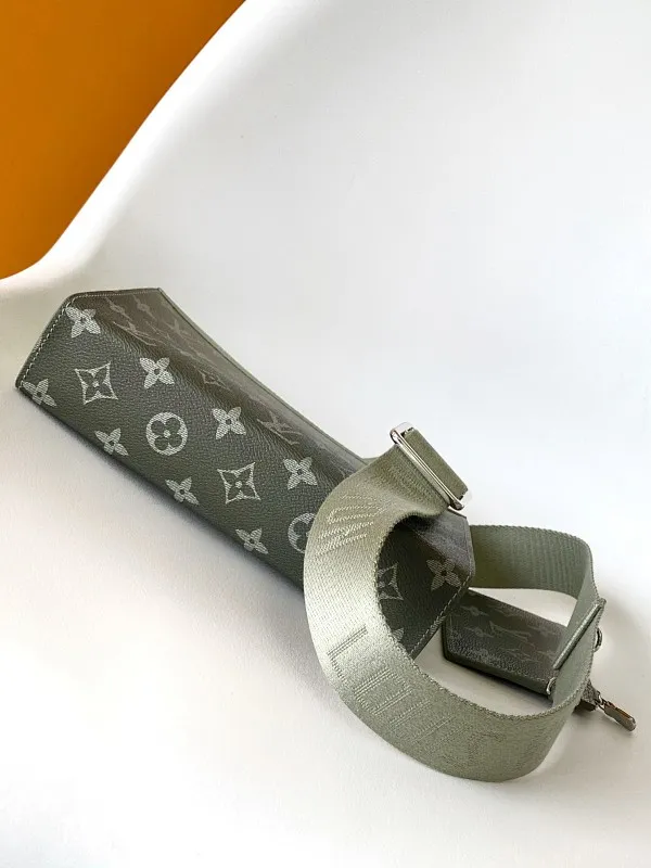 All categories 💚 Top version men’s bags 💚 LV 2025 new LV crossbody bag