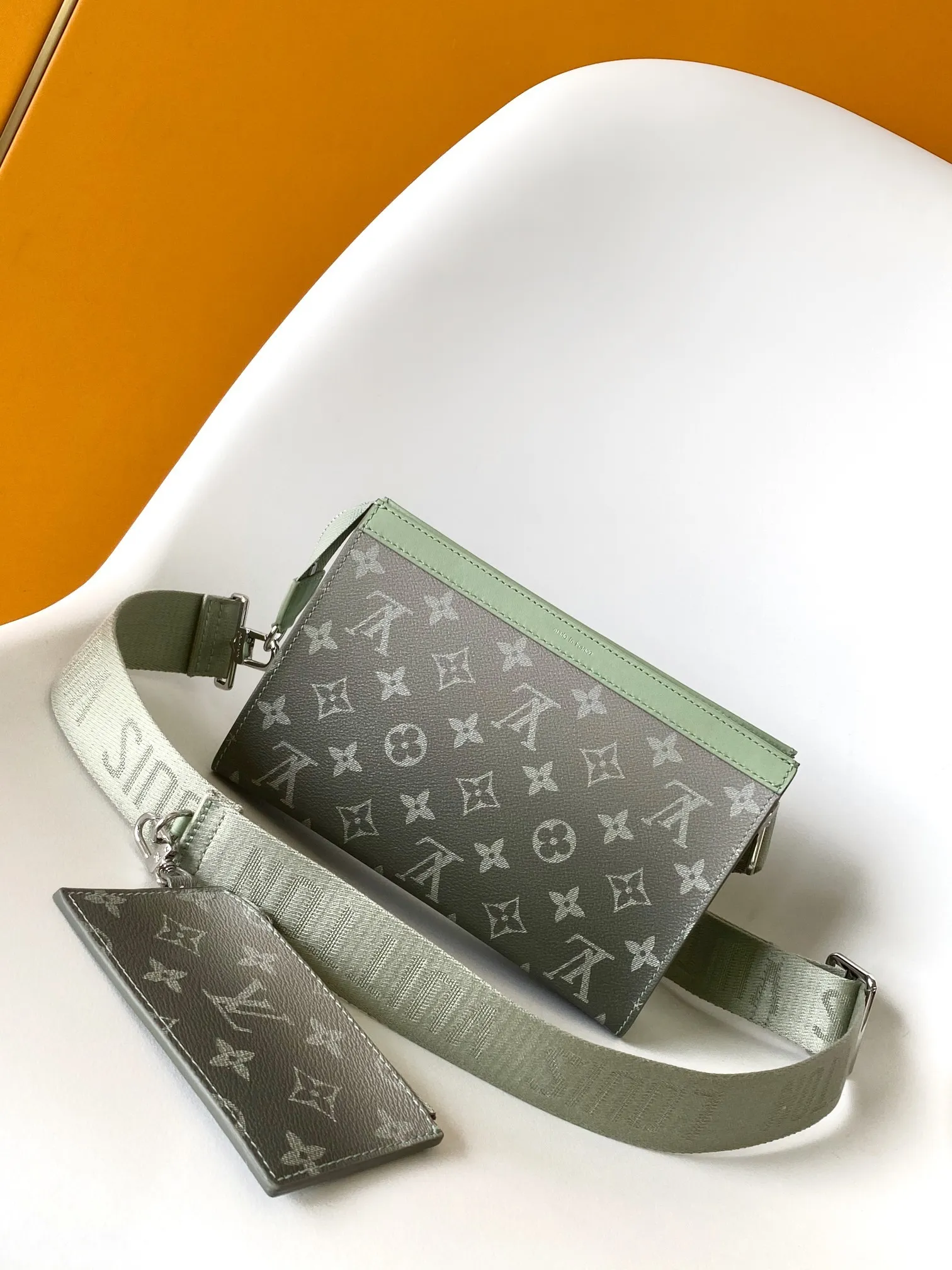 All categories 💚 Top version men’s bags 💚 LV 2025 new LV crossbody bag