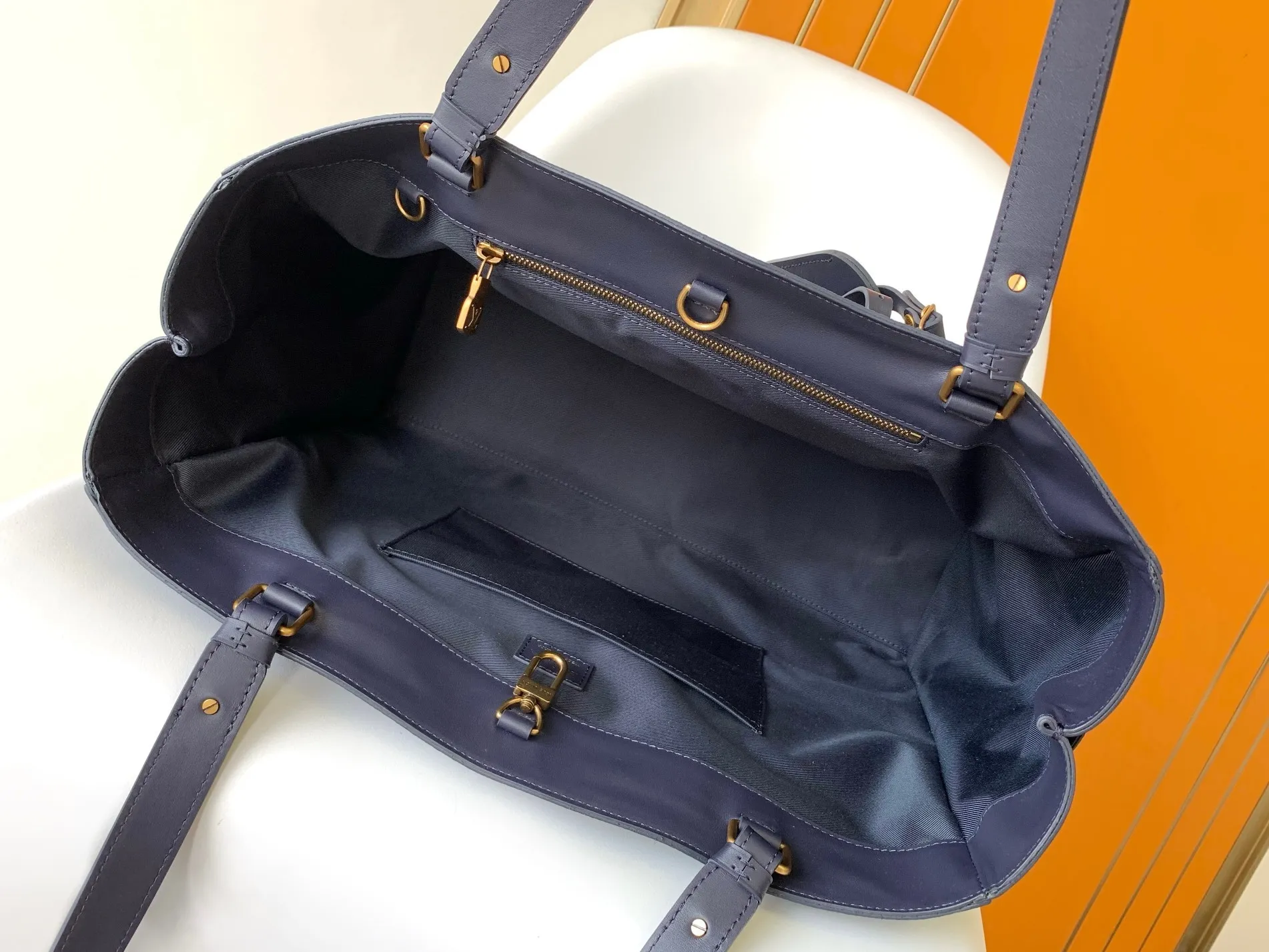 All categories 💚 Top version men’s bags 💚 LV 2023 new LV handbags