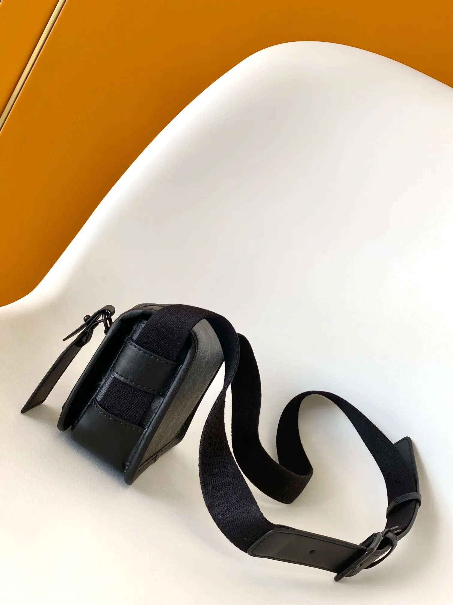All categories 💚 Top version men’s bags 💚 LV 2025 new LV crossbody bag