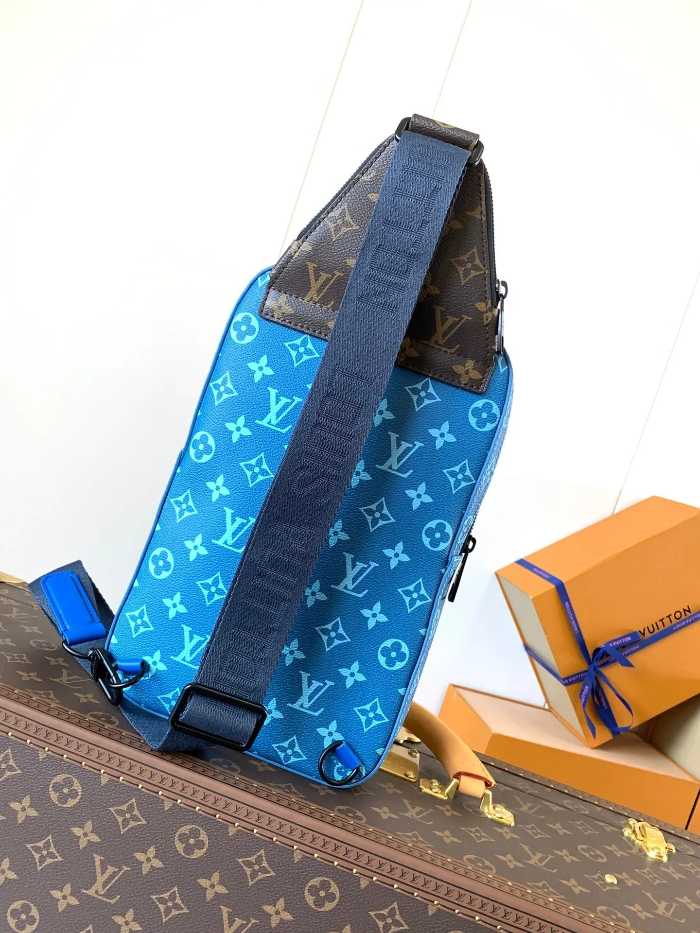 All categories 💚 Top version men’s bags 💚 LV 2024 official website new LV chest bag