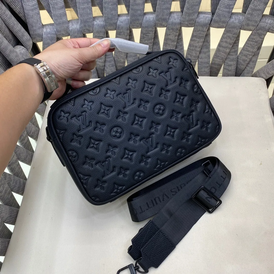 All categories 💚 Top version men’s bags 💚 LV 2024 new LV crossbody bag