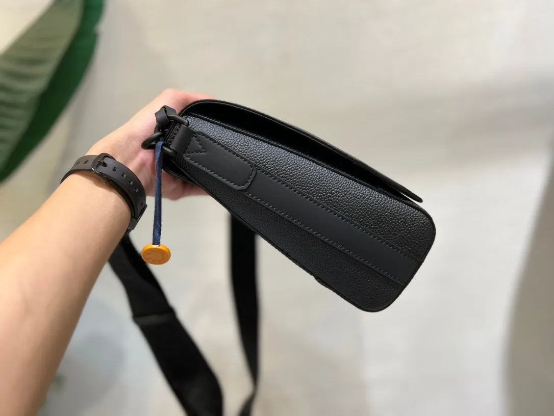 All categories 💚 Top version men’s bags 💚 LV 2025 official website new LV crossbody bag