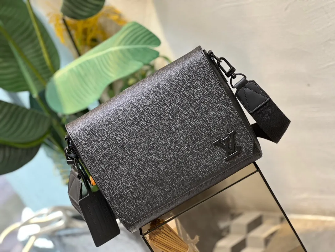 All categories 💚 Top version men’s bags 💚 LV 2025 official website new LV crossbody bag