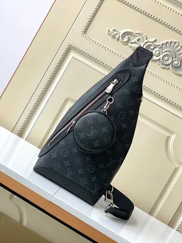 All categories 💚 Top version men’s bags 💚 LV 2023 new LV chest bag