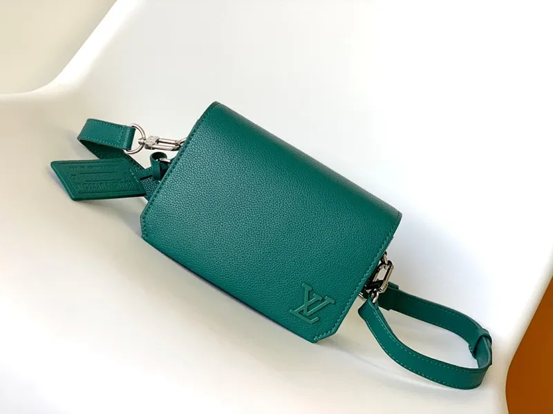 All categories 💚 Top version men’s bags 💚 LV 2025 new LV crossbody bag