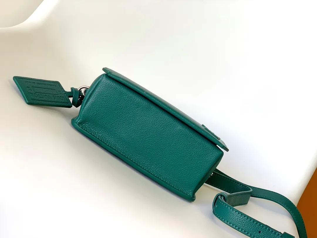 All categories 💚 Top version men’s bags 💚 LV 2025 new LV crossbody bag