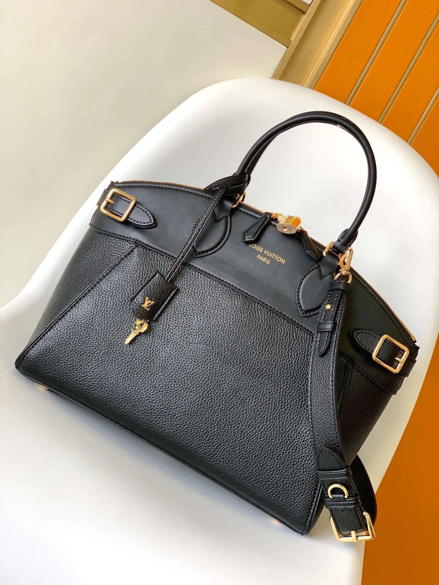 All categories 💚 Top version men’s bags 💚 LV 2023 new LV crossbody bag