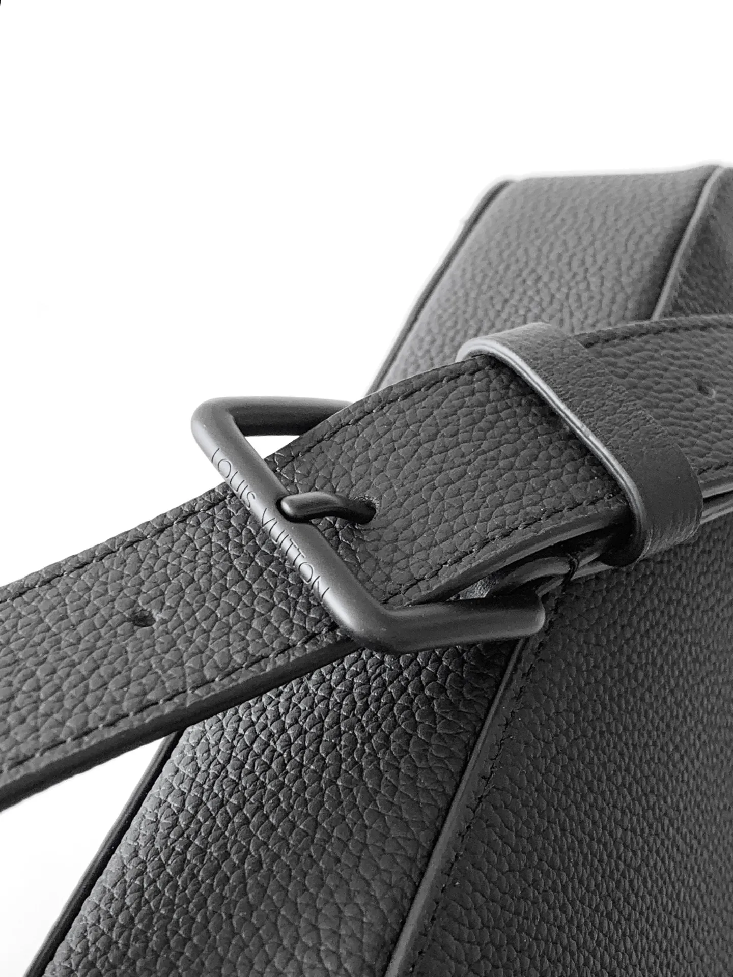 All Categories 💚 Top Version Men’s Bags 💚 LV 2026 Fashion LV Genuine Leather Briefcase
