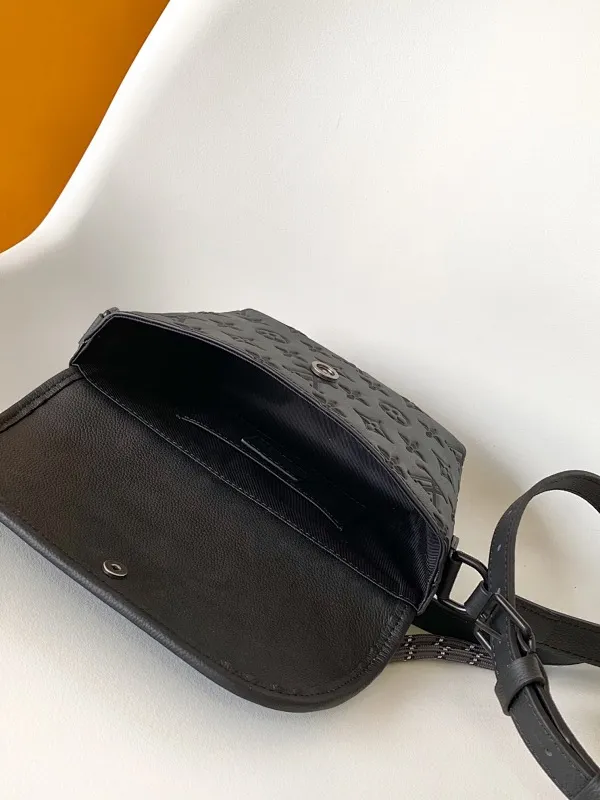 All categories 💚 Top version men’s bags 💚 LV 2025 official website new LV crossbody bag