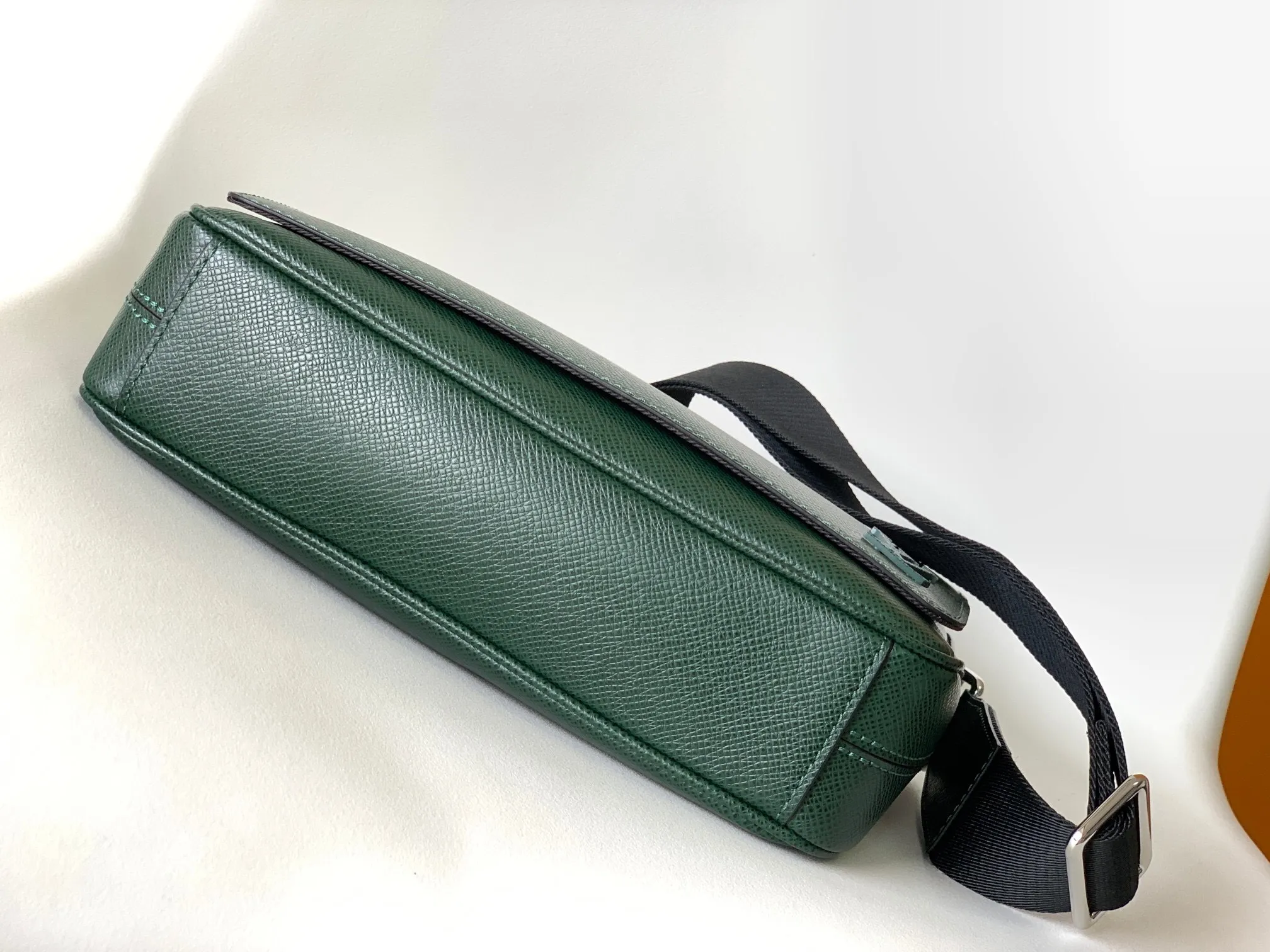 All categories 💚 Top version men’s bags 💚 LV 2025 official website new LV crossbody bag
