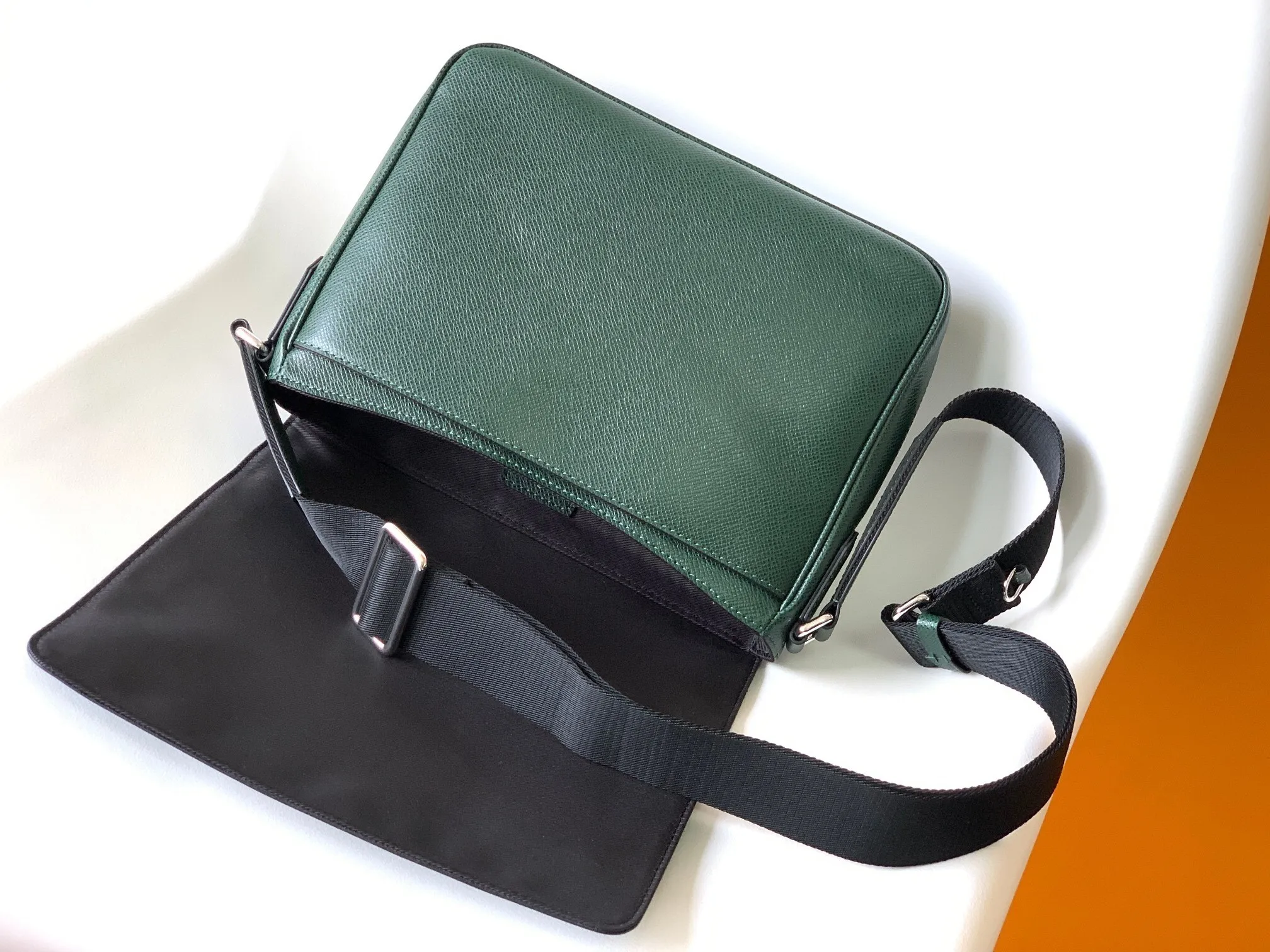 All categories 💚 Top version men’s bags 💚 LV 2025 official website new LV crossbody bag