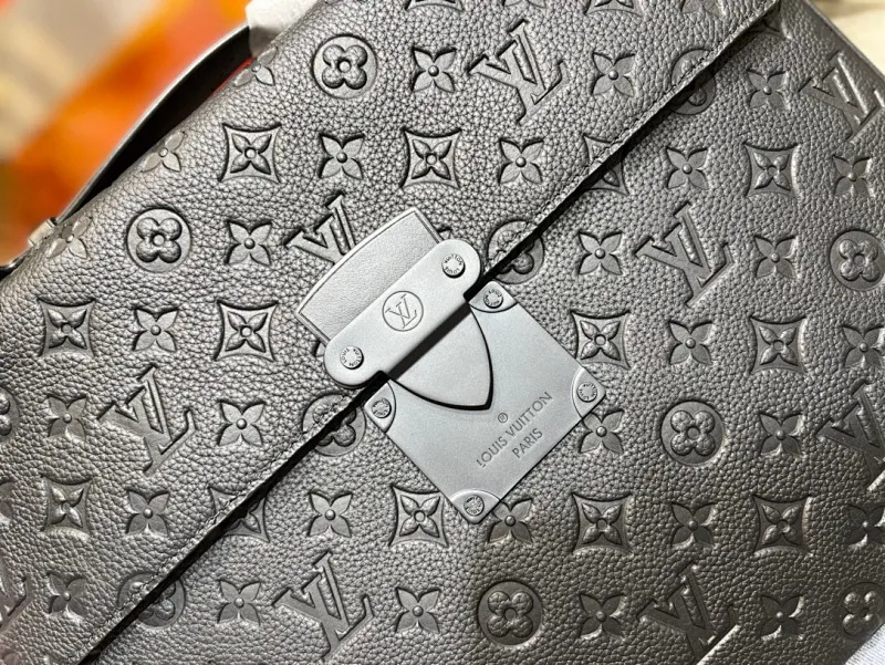All categories 💚 Top version men’s bags 💚 LV 2025 official website new LV crossbody bag