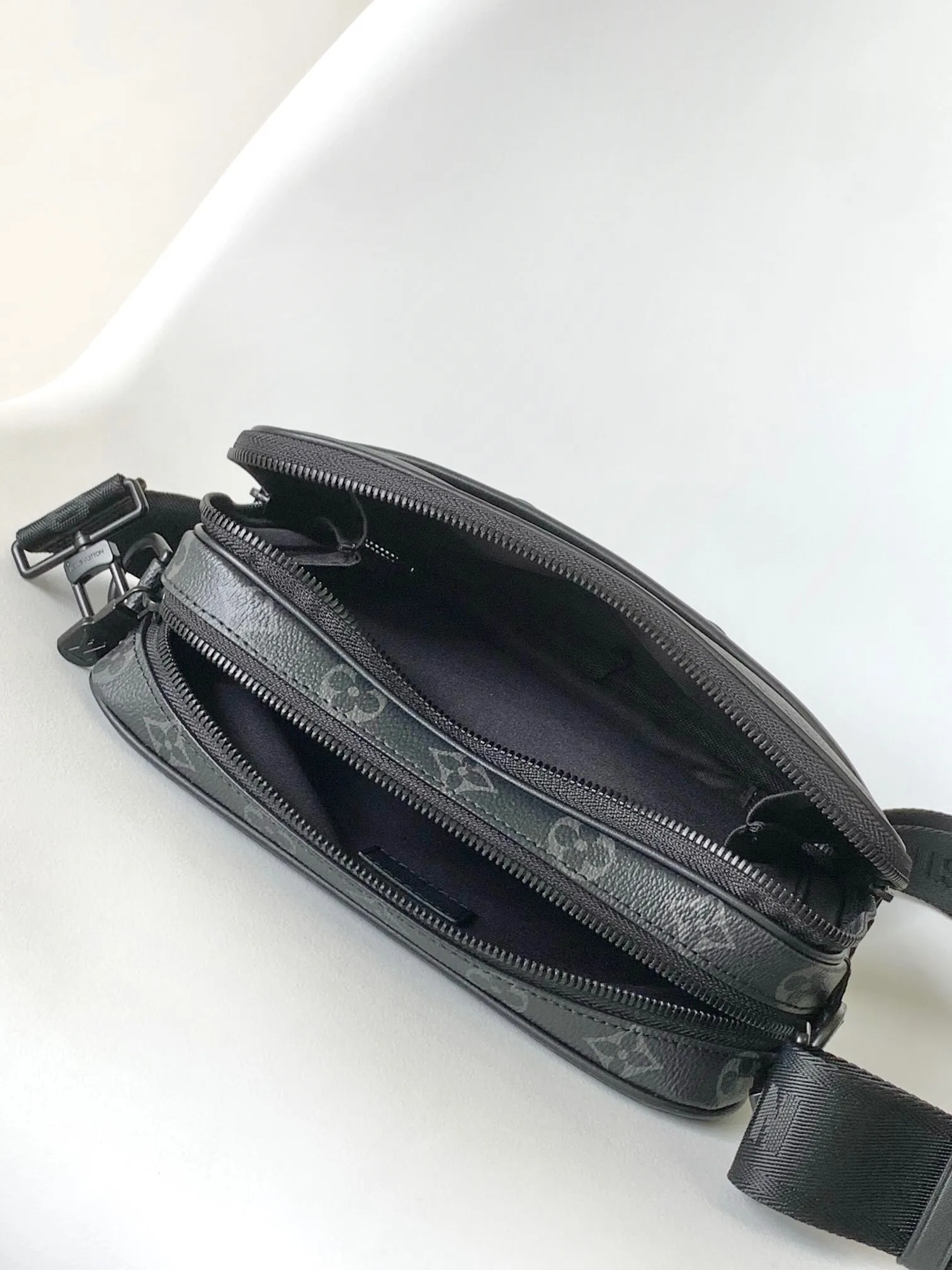 All categories 💚 Top version men’s bags 💚 LV 2025 official website new LV crossbody bag