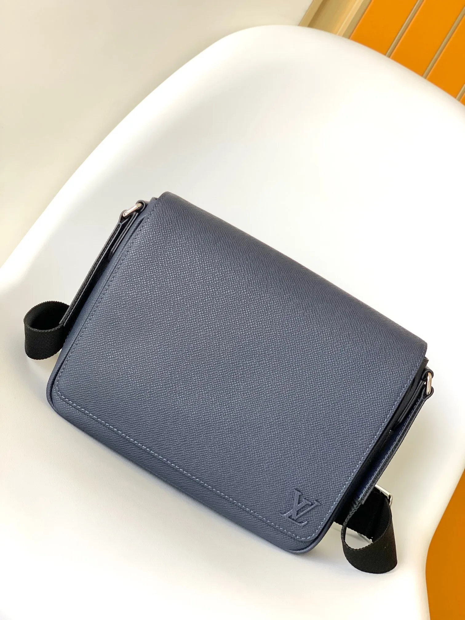 All categories 💚 Top version men’s bags 💚 LV 2025 official website new LV crossbody bag