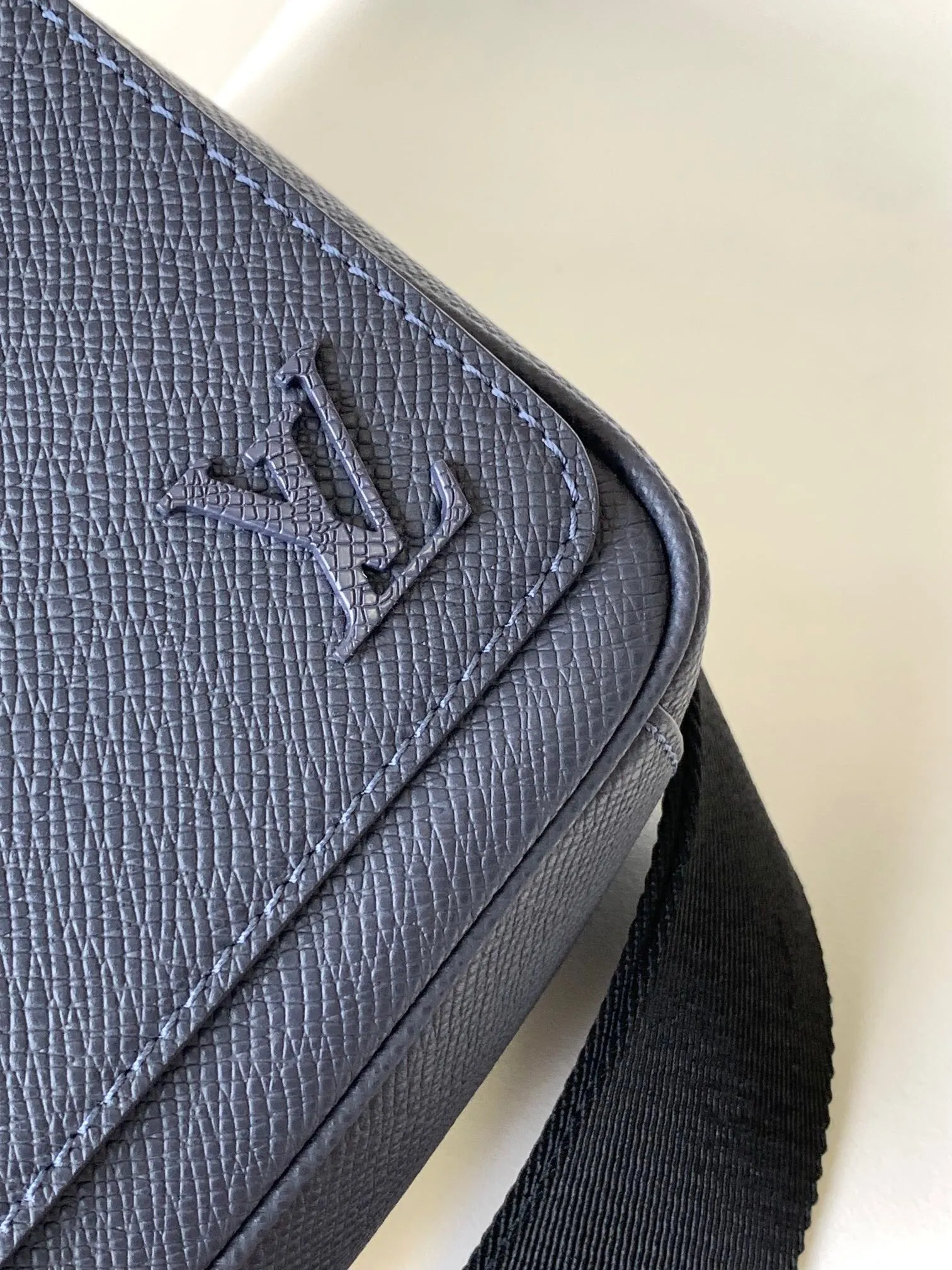 All categories 💚 Top version men’s bags 💚 LV 2025 official website new LV crossbody bag