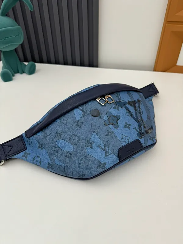 All categories 💚 Top version men’s bags 💚 LV 2024 new LV chest bag