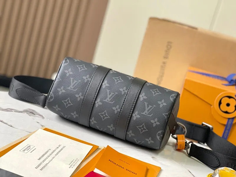 All categories 💚 Top version men’s bags 💚 LV 2024 new LV crossbody bag