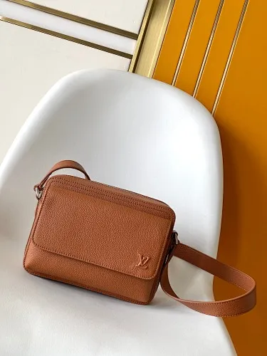 All categories 💚 Top version men’s bags 💚 LV 2025 official website new LV crossbody bag