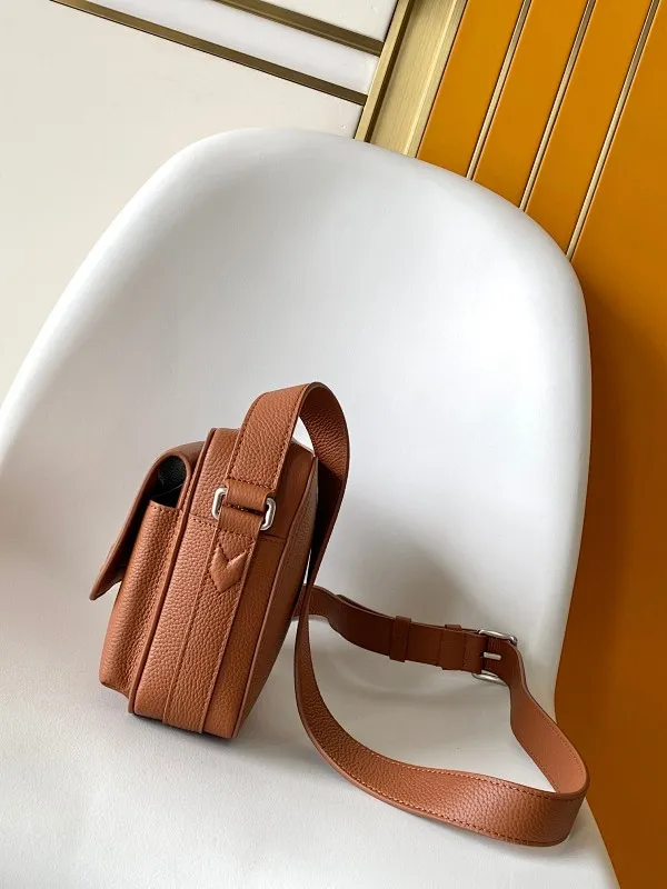 All categories 💚 Top version men’s bags 💚 LV 2025 official website new LV crossbody bag