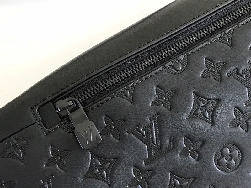 All categories 💚 Top version men’s bags 💚 LV 2023 new LV chest bag