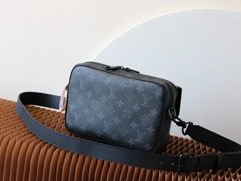 All categories 💚 Top version men’s bags 💚 LV 2023 new LV crossbody bag
