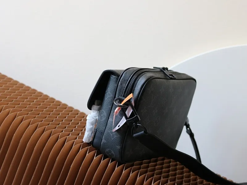 All categories 💚 Top version men’s bags 💚 LV 2023 new LV crossbody bag
