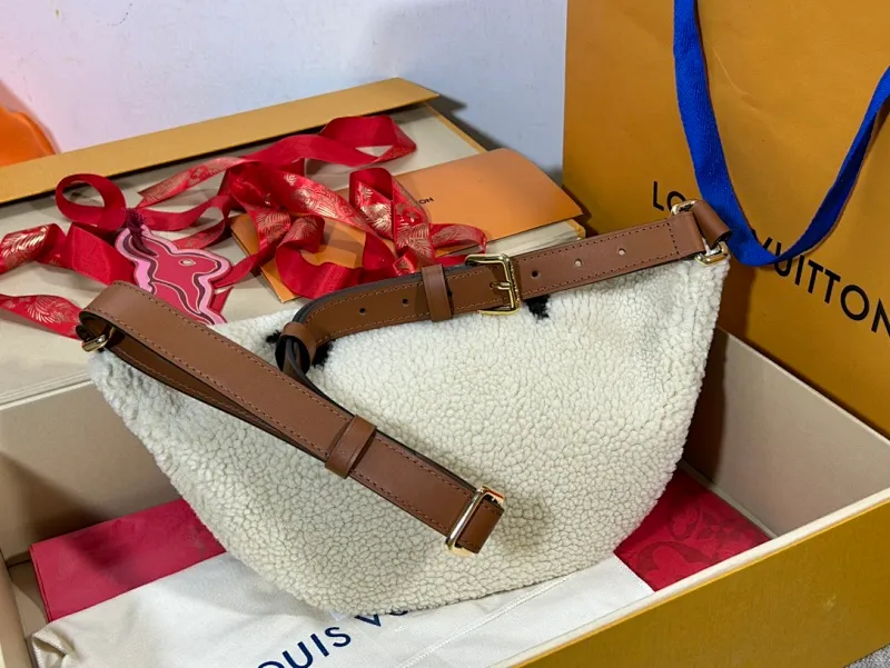 All categories 💚 Top version men’s bags 💚 LV 2023 new LV waist bag