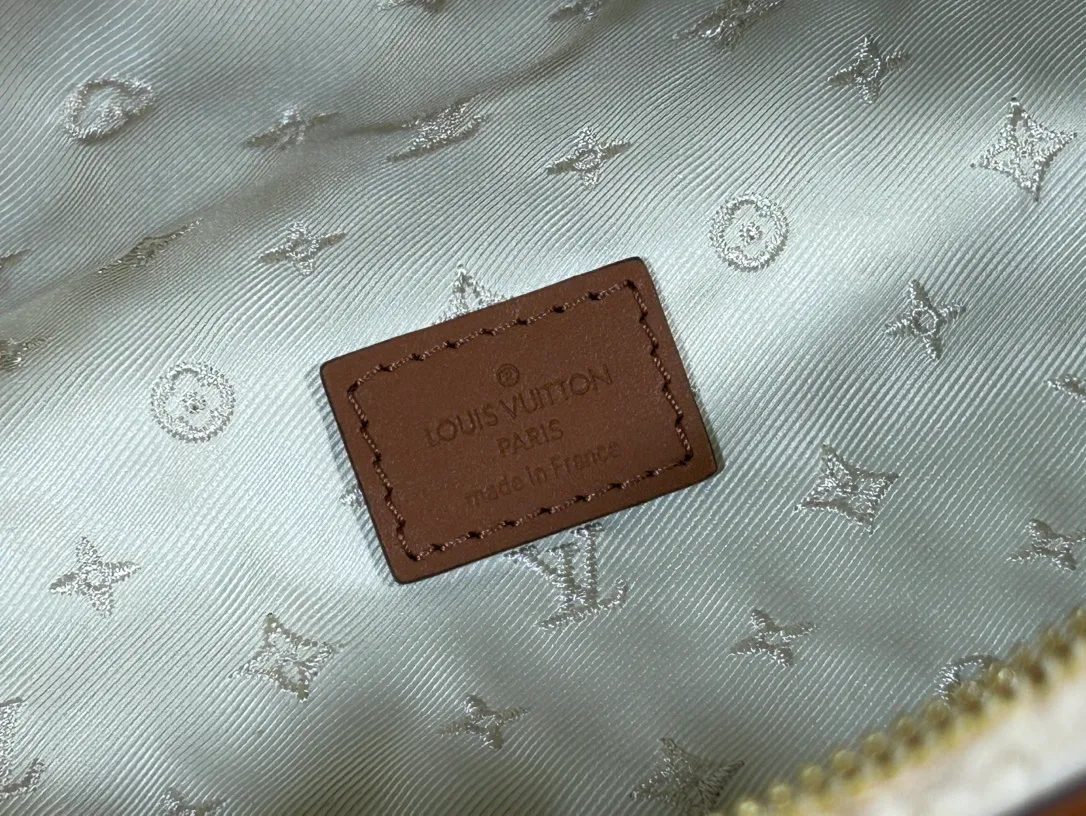 All categories 💚 Top version men’s bags 💚 LV 2023 new LV waist bag