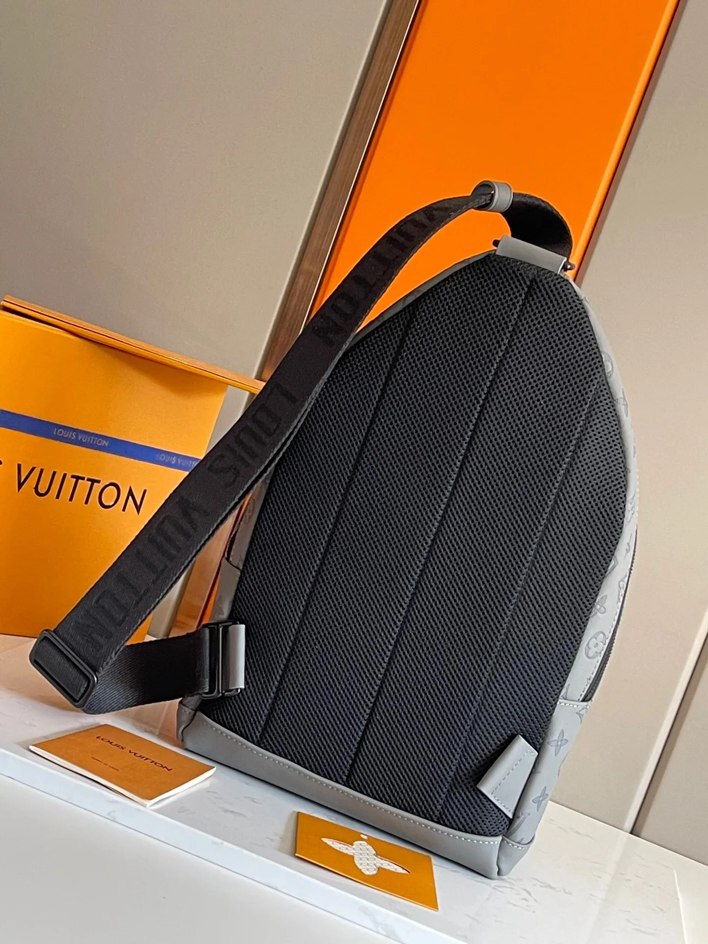All categories 💚 Top version men’s bags 💚 LV 2024 new LV chest bag