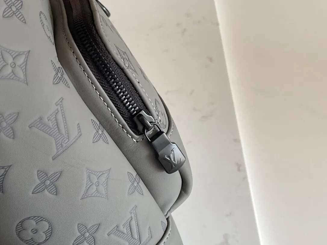 All categories 💚 Top version men’s bags 💚 LV 2024 new LV chest bag