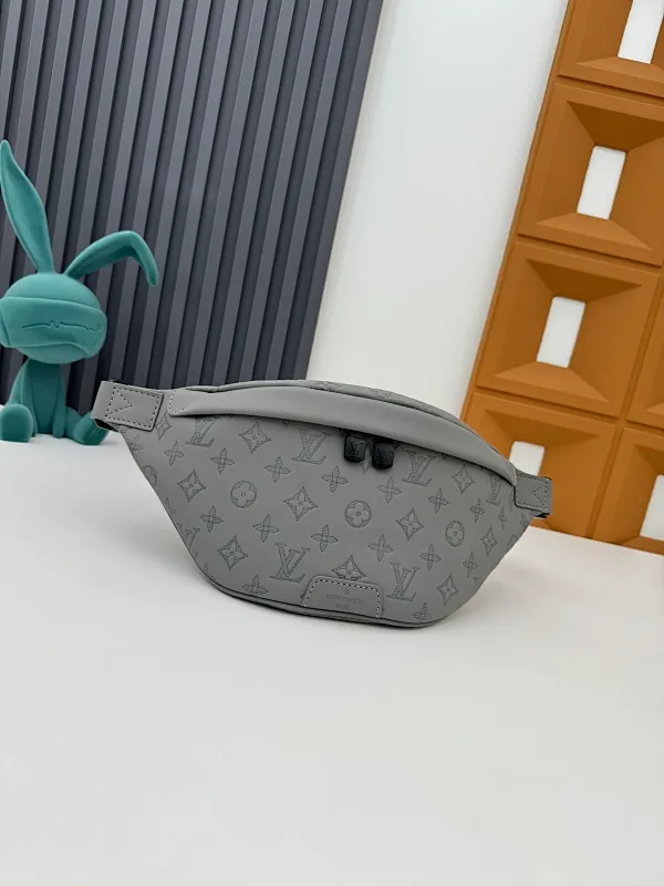 All categories 💚 Top version men’s bags 💚 LV 2024 new LV chest bag