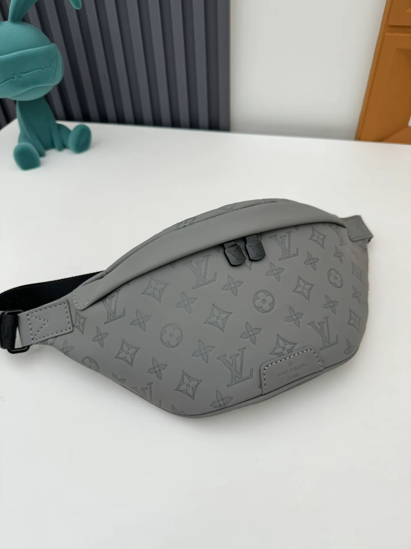 All categories 💚 Top version men’s bags 💚 LV 2024 new LV chest bag
