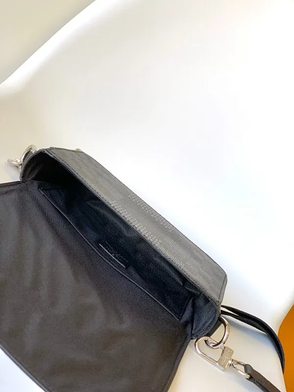 All categories 💚 Top version men’s bags 💚 LV 2023 new LV crossbody bag