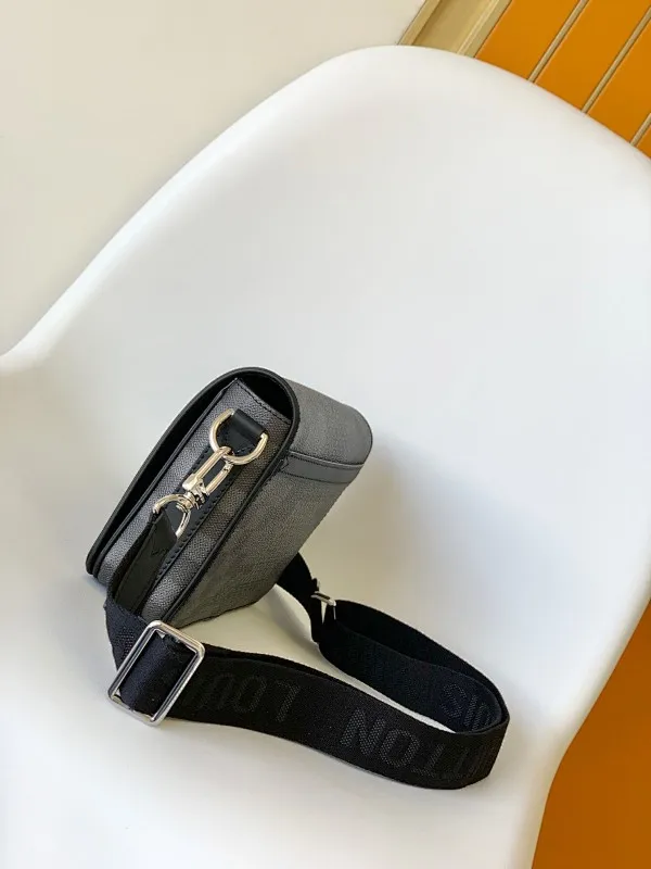 All categories 💚 Top version men’s bags 💚 LV 2023 new LV crossbody bag