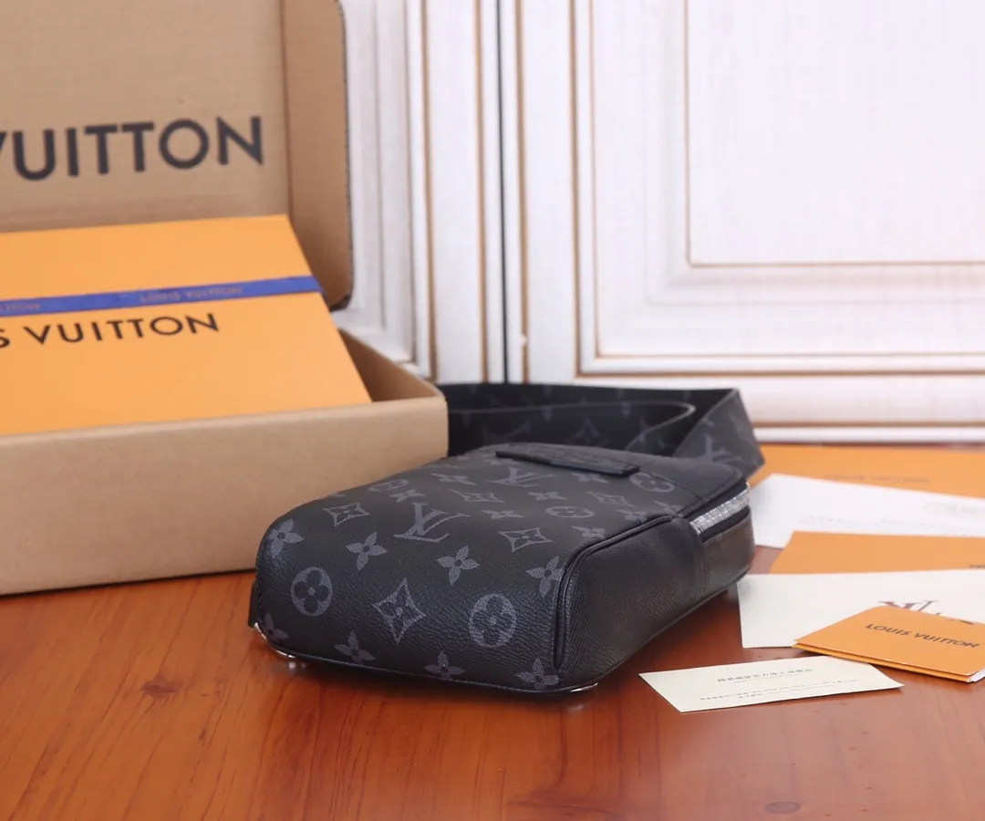 All categories 💚 Top version men’s bags 💚 LV 2023 new LV chest bag