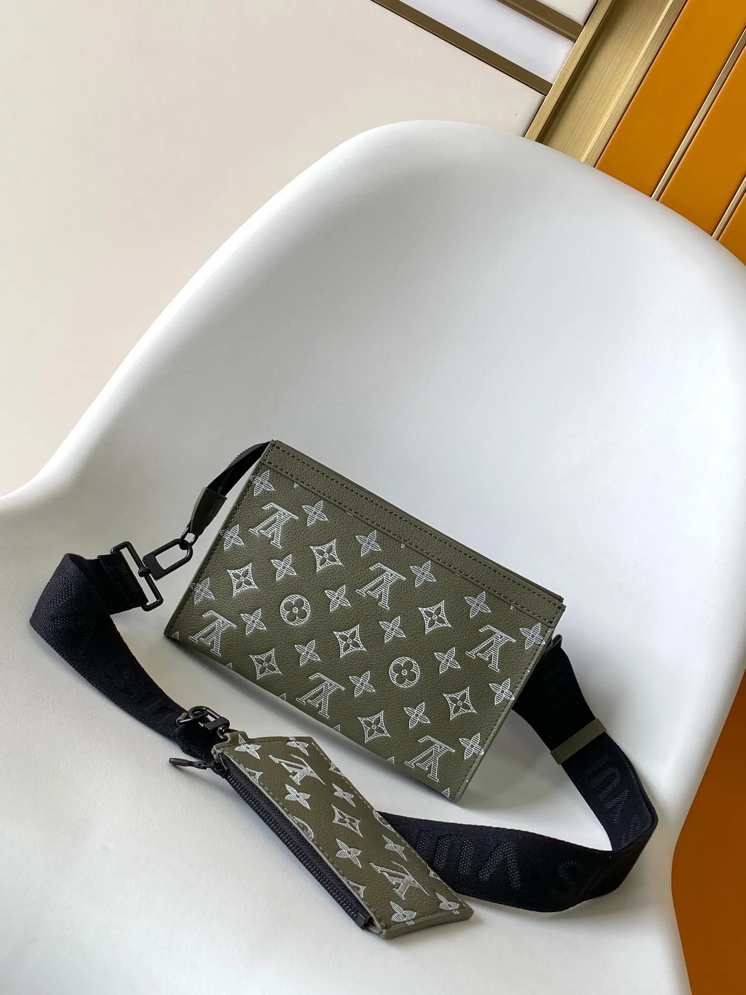All categories 💚 Top version men’s bags 💚 LV 2025 new LV crossbody bag