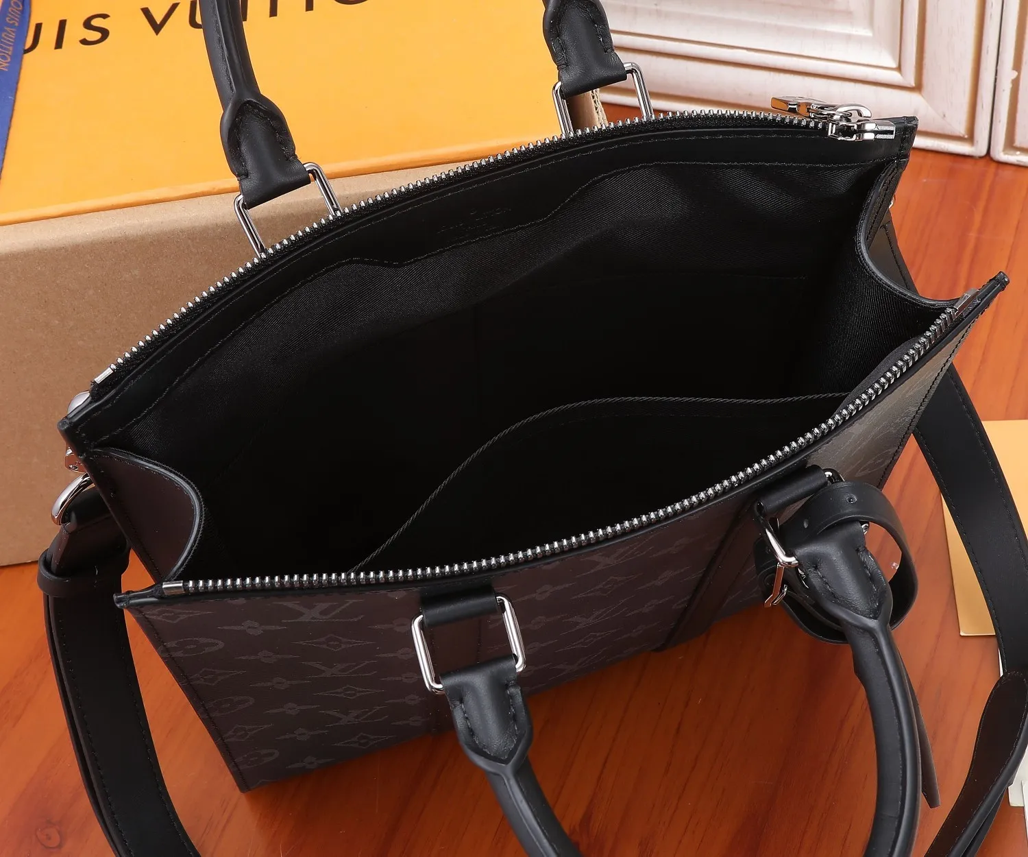 All categories 💚 Top version men’s bags 💚 LV 2023 new LV handbags