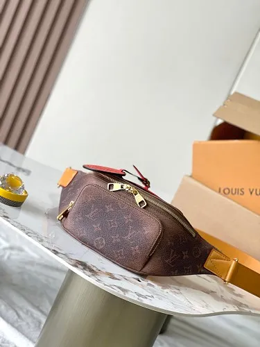 All Categories 💚 Top Version Men’s Bags 💚 LV 2026 Fashion LV Genuine Leather Belt Bag