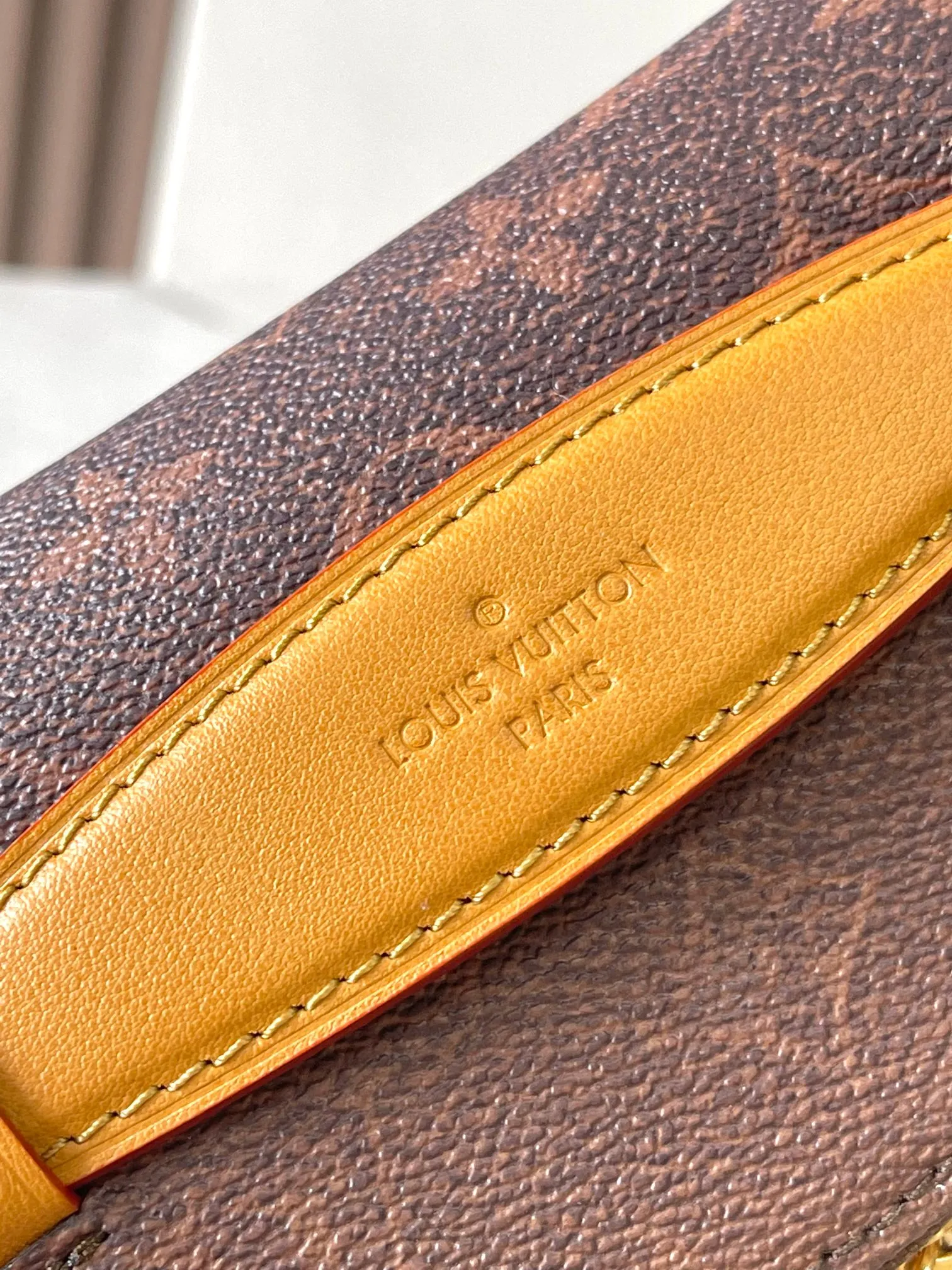 All Categories 💚 Top Version Men’s Bags 💚 LV 2026 Fashion LV Genuine Leather Belt Bag