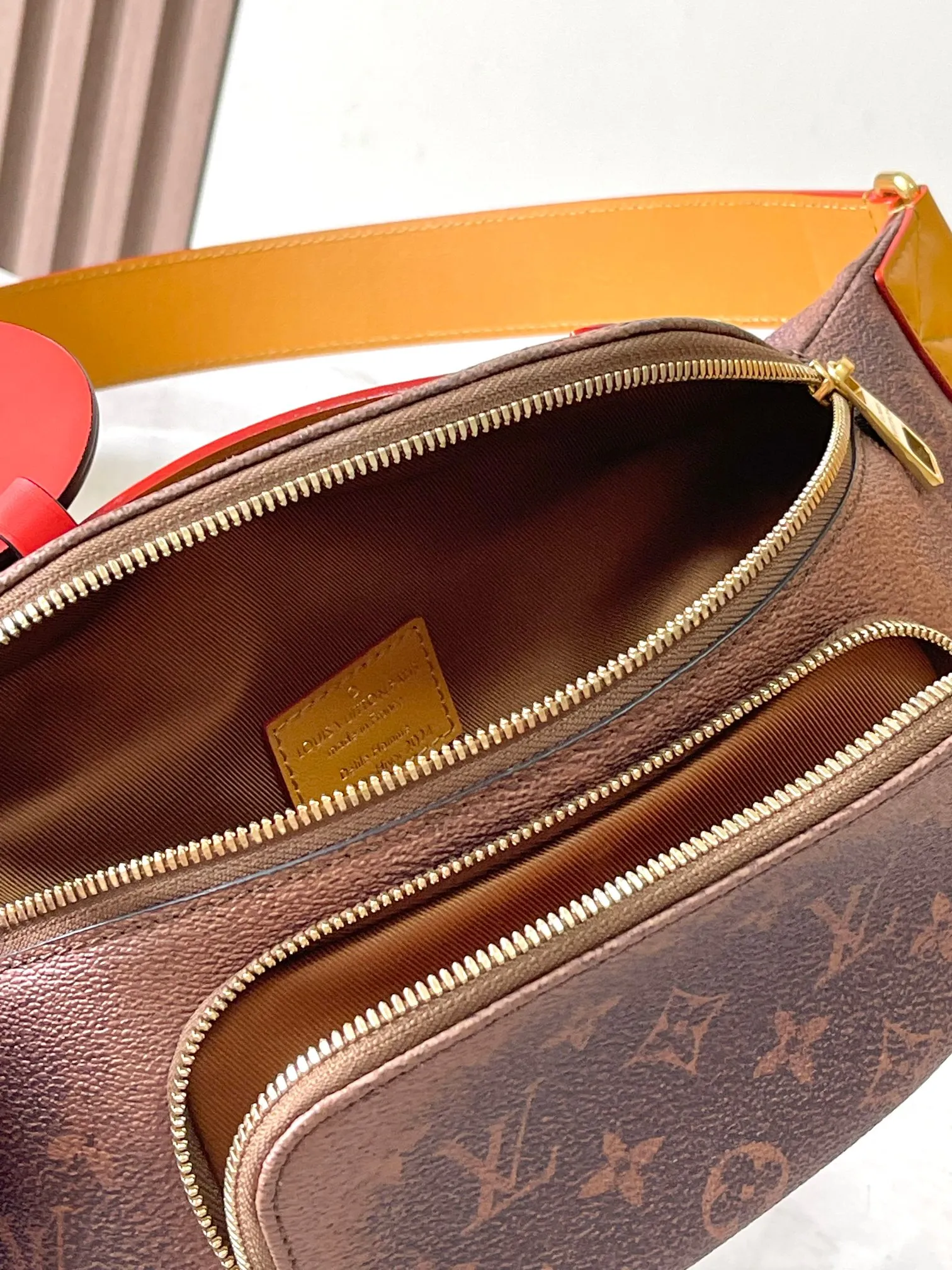 All Categories 💚 Top Version Men’s Bags 💚 LV 2026 Fashion LV Genuine Leather Belt Bag
