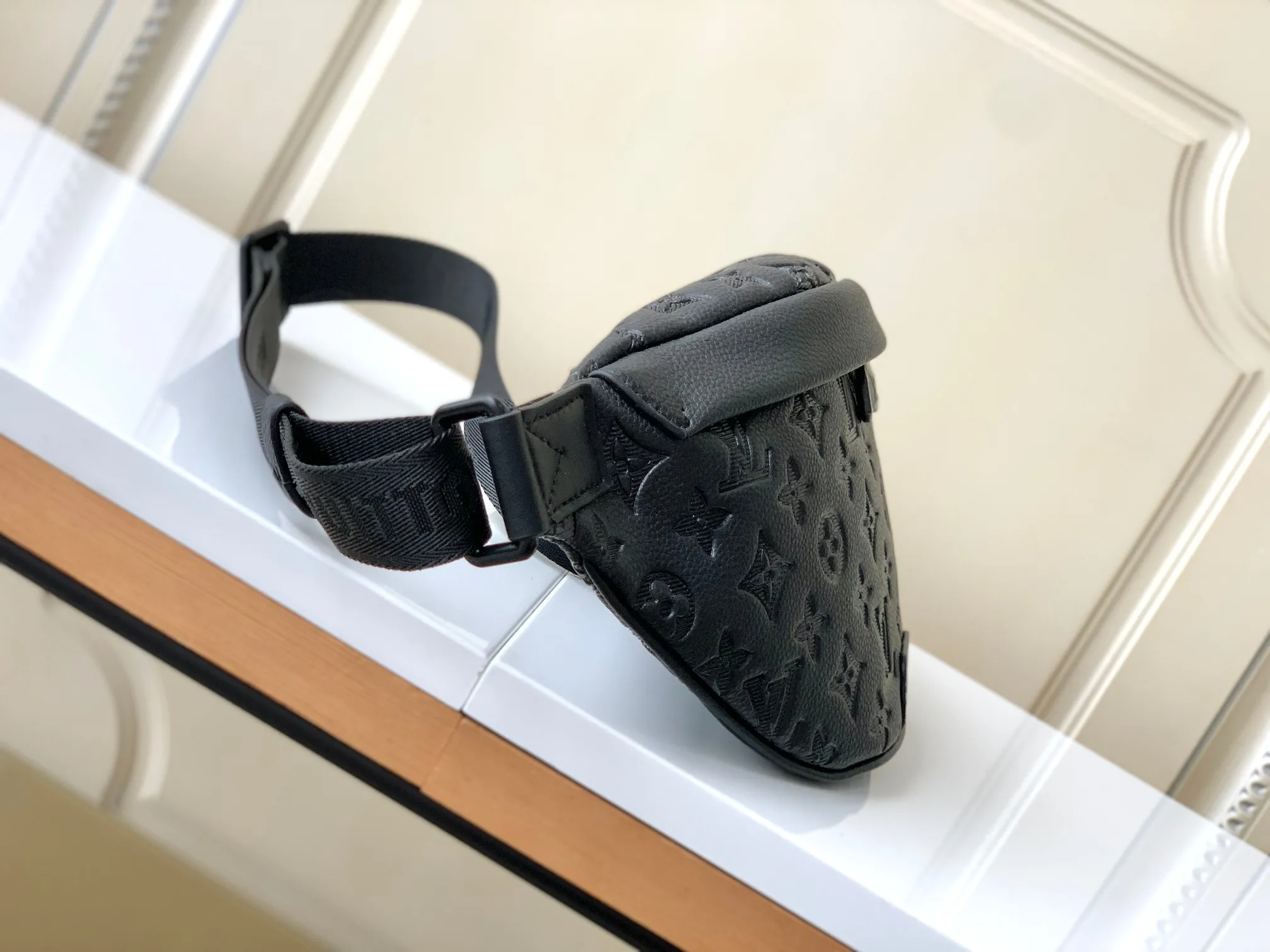 All categories 💚 Top version men’s bags 💚 LV 2024 official website new LV chest bag
