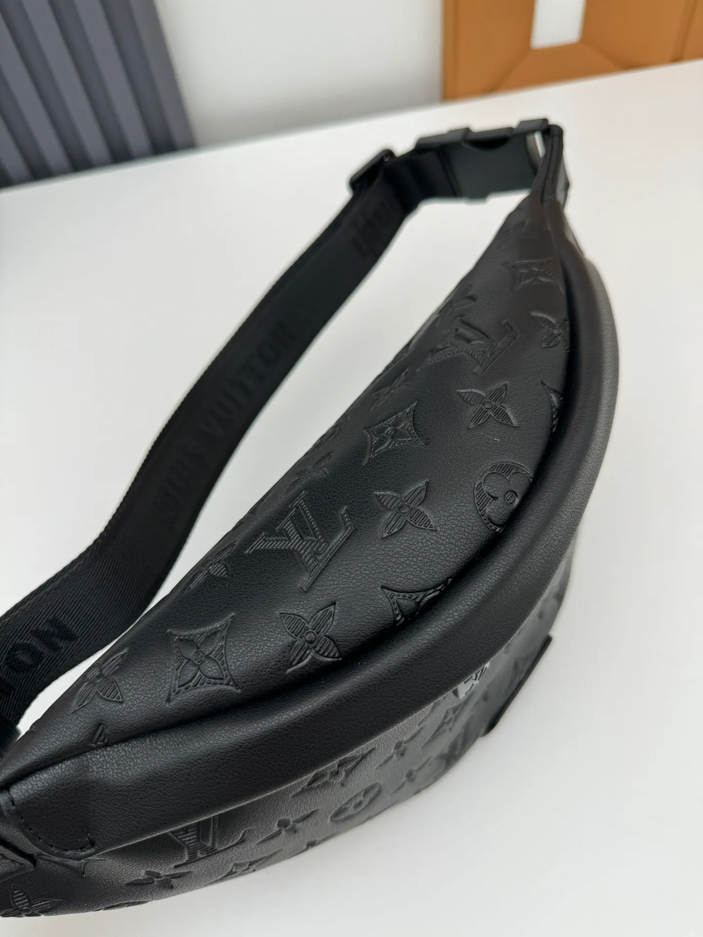 All categories 💚 Top version men’s bags 💚 LV 2024 new LV chest bag
