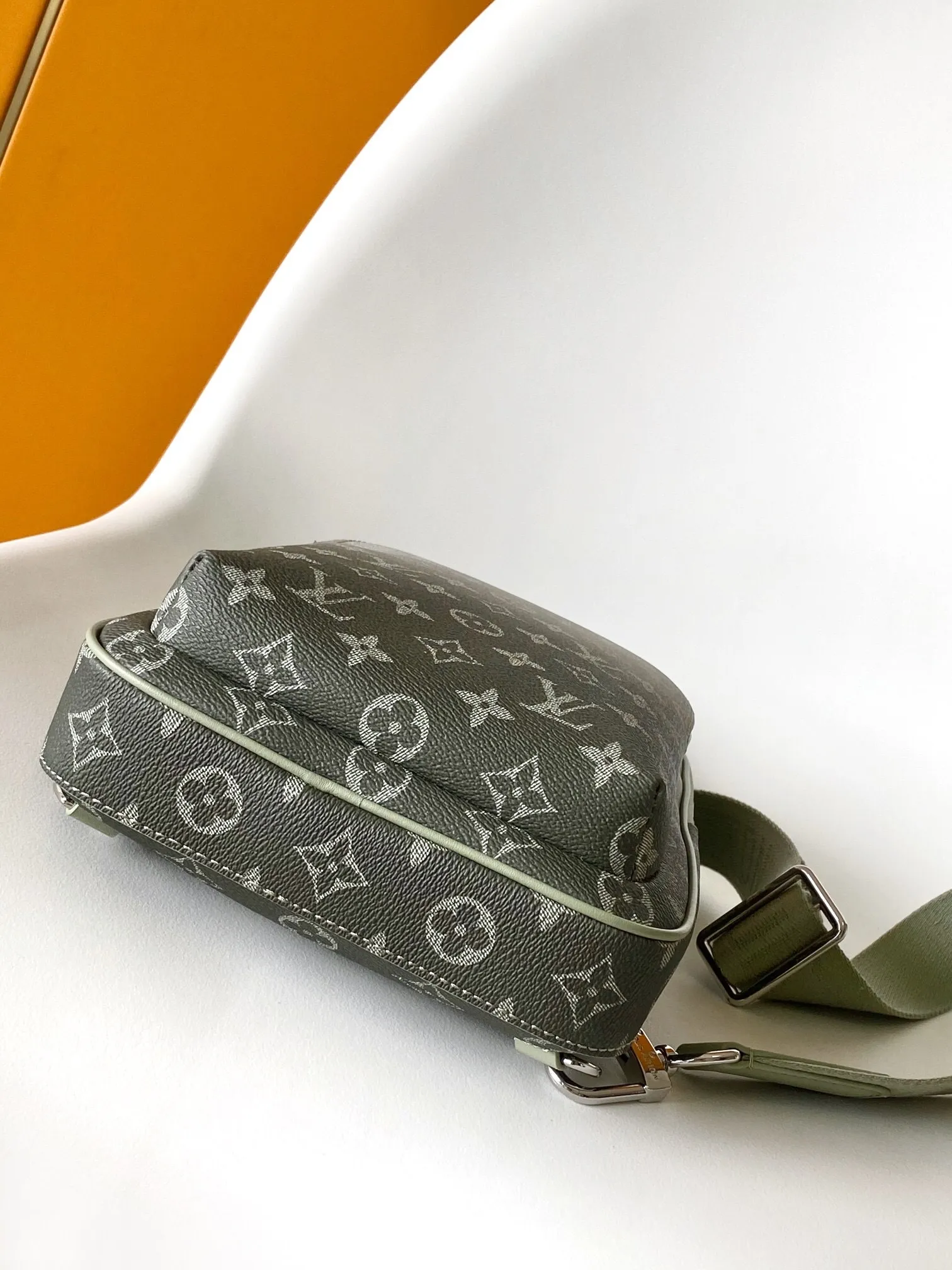 All categories 💚 Top version men’s bags 💚 LV 2025 official website new LV chest bag