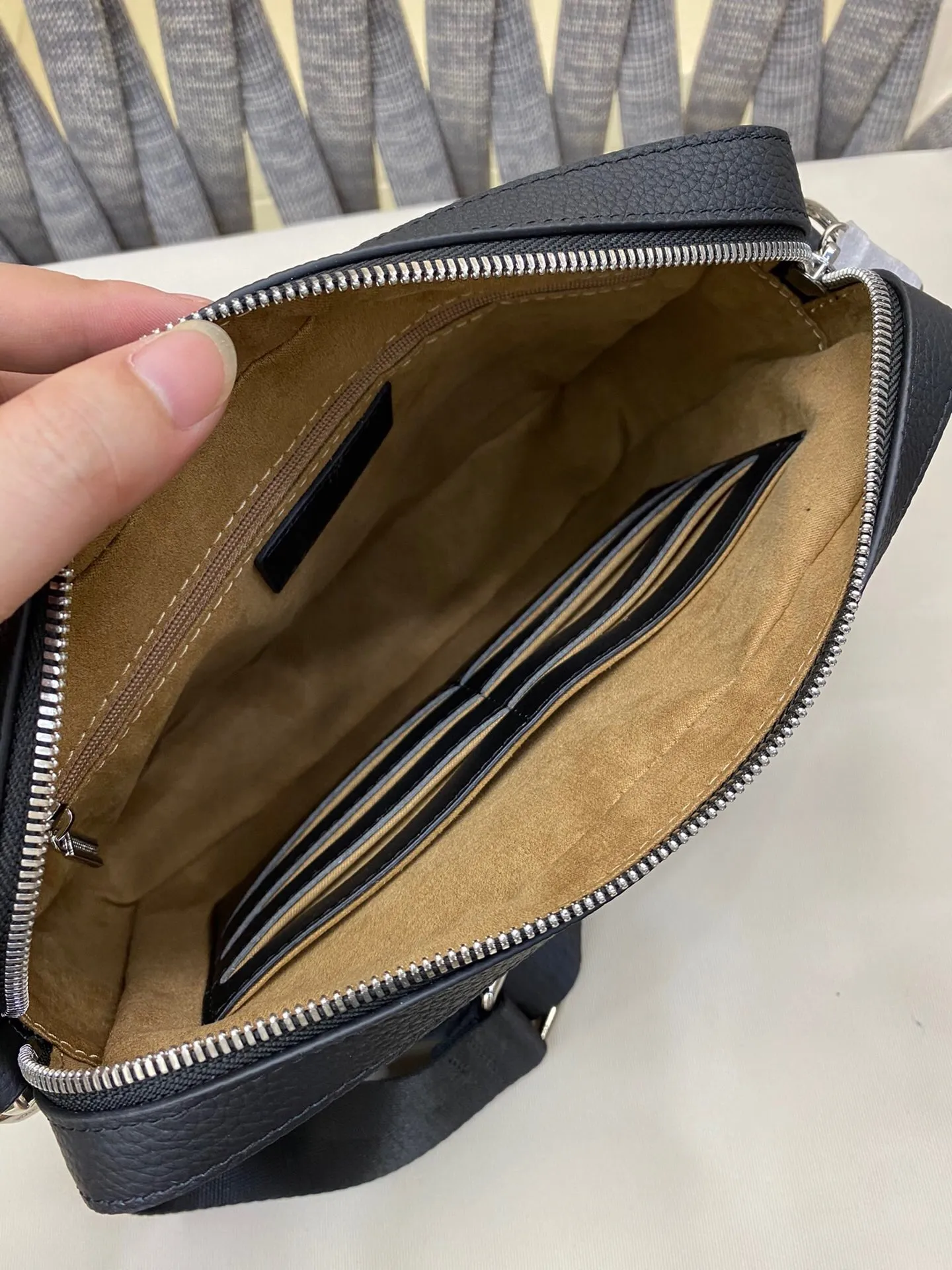 All categories 💚 Top version men’s bags 💚 LV 2024 new LV crossbody bag