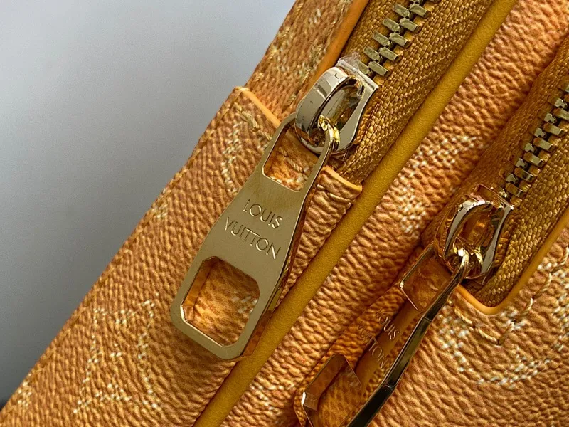 All categories 💚 Top version men’s bags 💚 LV 2024 official website new LV chest bag