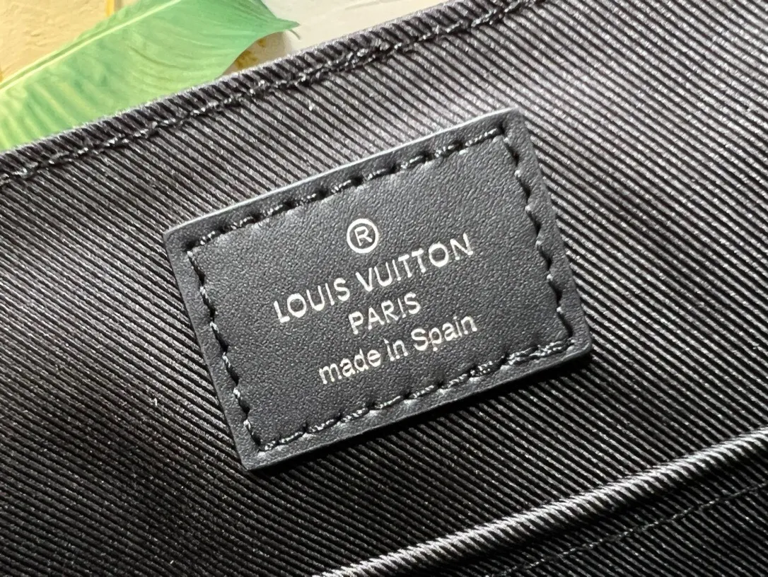 All categories 💚 Top version men’s bags 💚 LV 2025 official website new LV crossbody bag