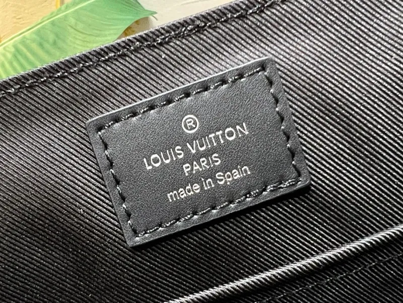 All categories 💚 Top version men’s bags 💚 LV 2025 official website new LV crossbody bag
